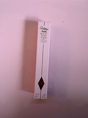 BNIB Pillow Talk Beauty Light Wand Highlighter in Pillow Talk